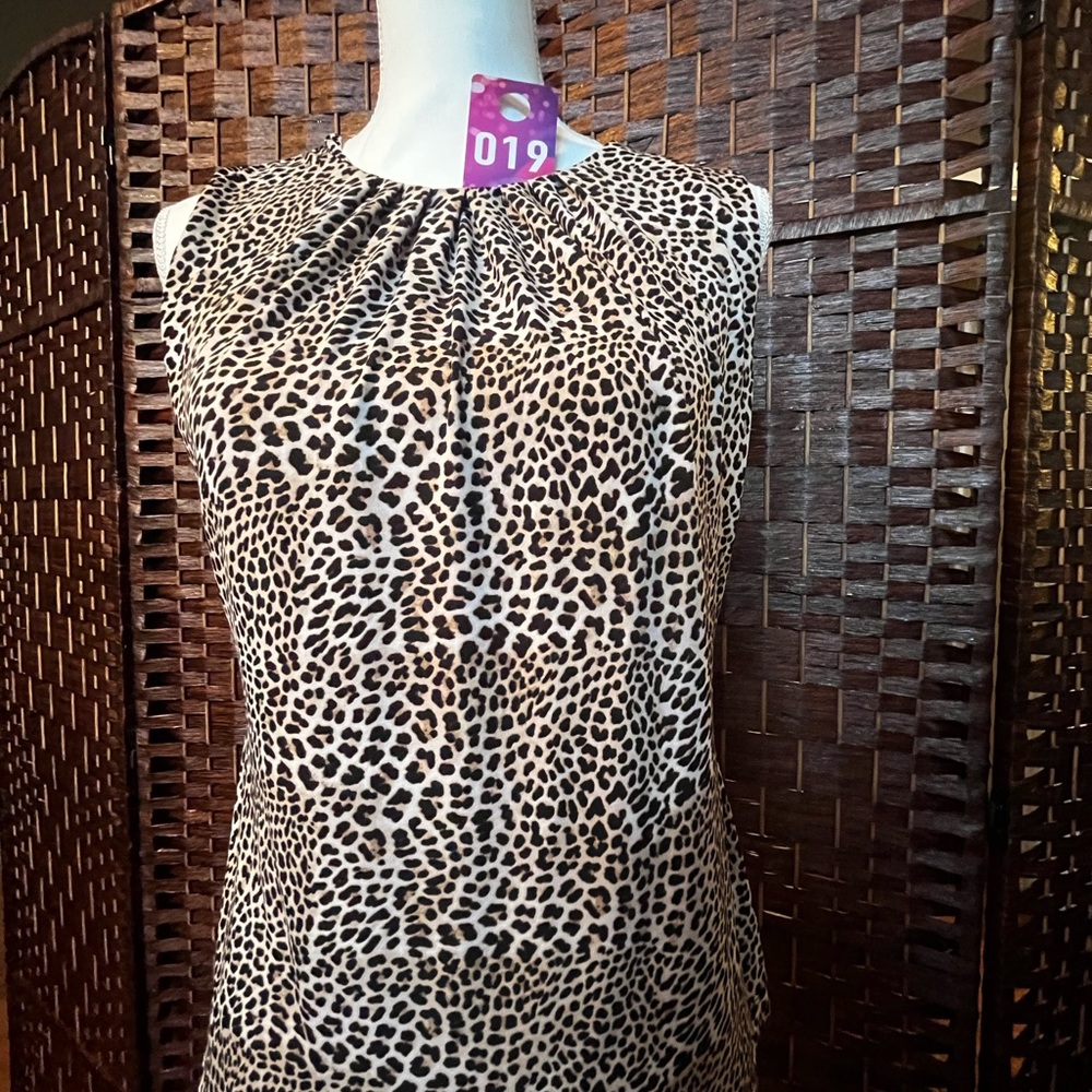 Leopard Print Sleeveless Top